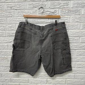 Vintage Wrangler Carpenter Shorts size 38‎
